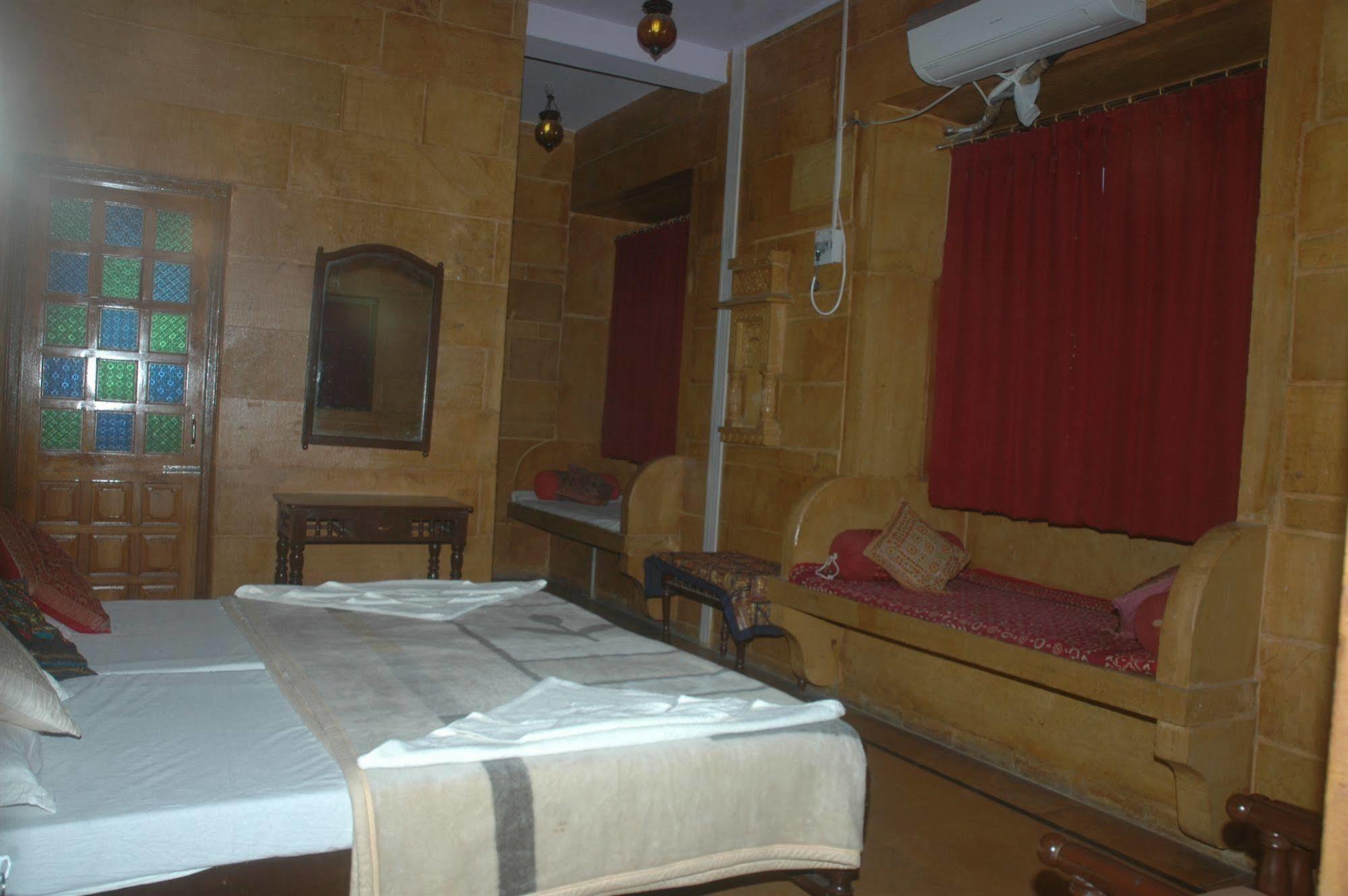 Hotel Gorakh Haveli Jaisalmer Buitenkant foto
